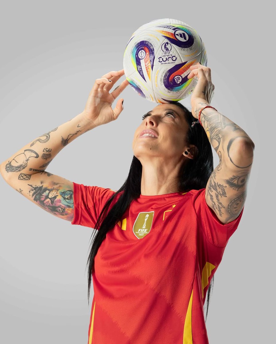 meryesloquehay's tweet photo. Hoy más que nunca contigo
El N°10 Siempre será eterno ♾️ @Jennihermoso #JugarLucharYGanar
#WEURO2025 #jennihermoso #jenniseleccion #tomeout #10jenni #montsedimision #tomedimision #montseout https://t.co/eOKwRf9luF