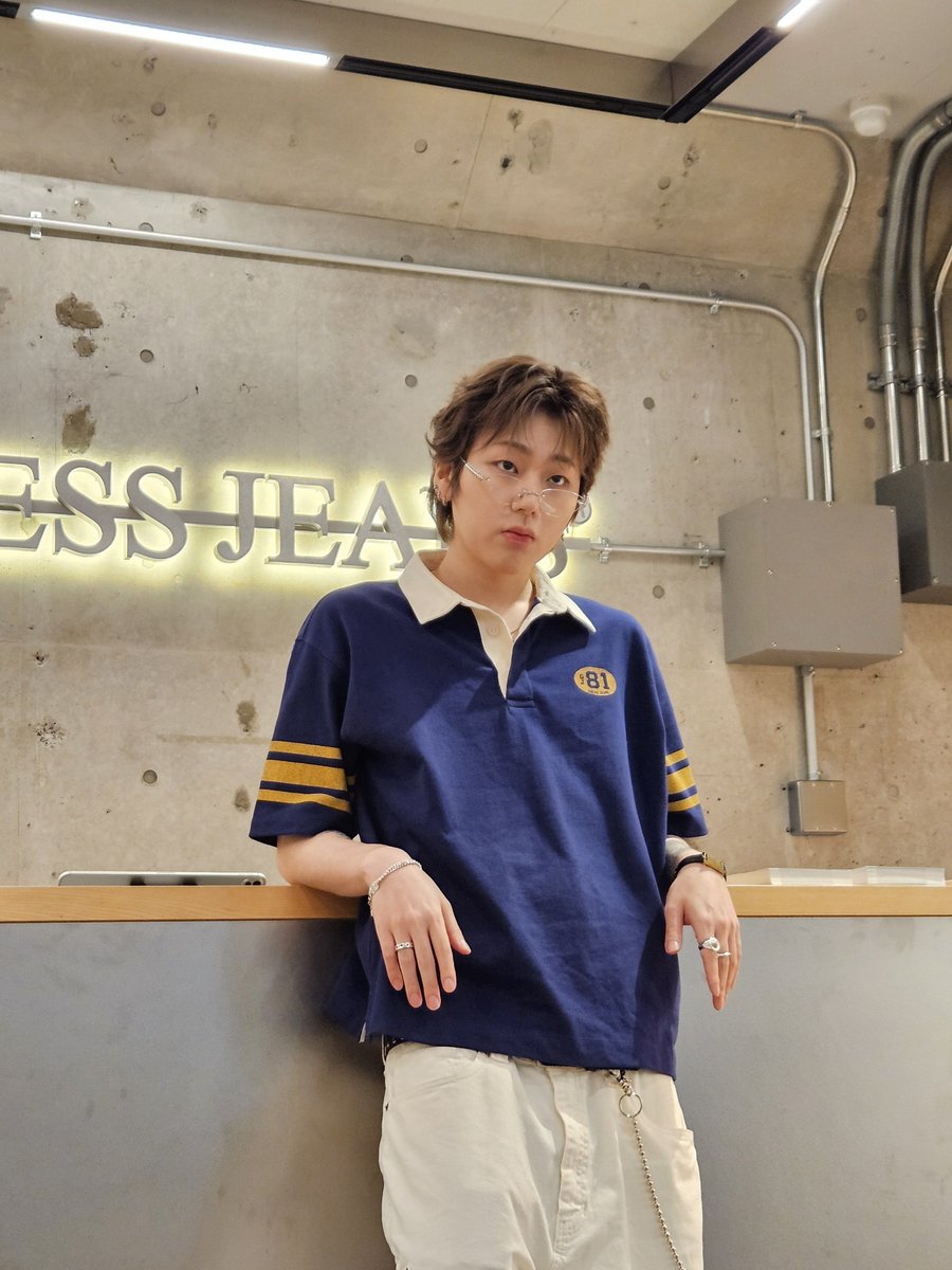 Zico_Square's tweet photo. 미모 열일하느라 코생했어 💙

#지코위버스 #지코 #우지호 #ZICO https://t.co/TMnvNPyJ3e