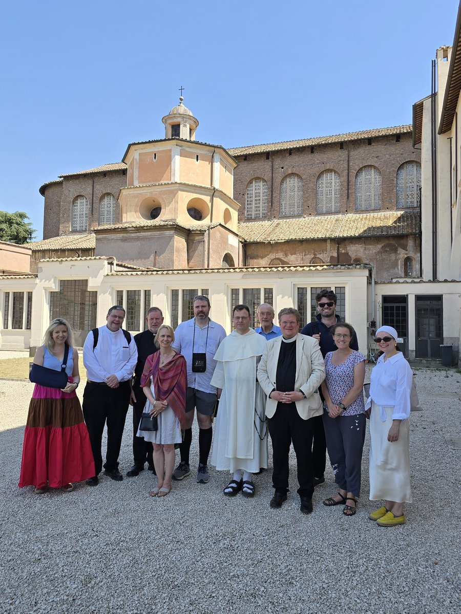 splcoleman's tweet image. Yesterday - Wednesday - the @FarmStChurch and @GrosvenorChapel choir pilgrimage spent the morning at Santa Sabina enjoying a wonderful tour from Benjamin Earl OP. In the Evening the combined choirs sang Choral Evensong at @AllSaintsRome .