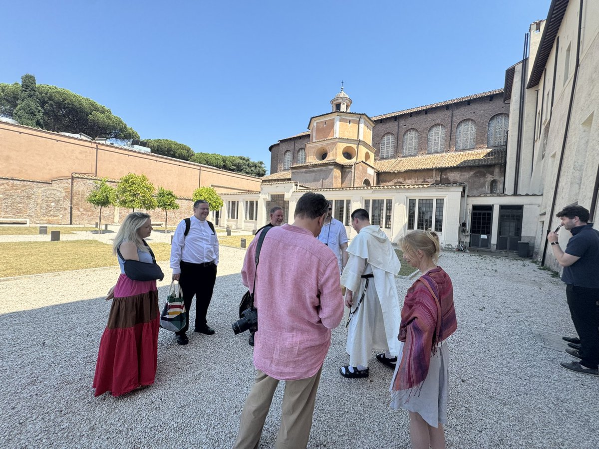 splcoleman's tweet image. Yesterday - Wednesday - the @FarmStChurch and @GrosvenorChapel choir pilgrimage spent the morning at Santa Sabina enjoying a wonderful tour from Benjamin Earl OP. In the Evening the combined choirs sang Choral Evensong at @AllSaintsRome .