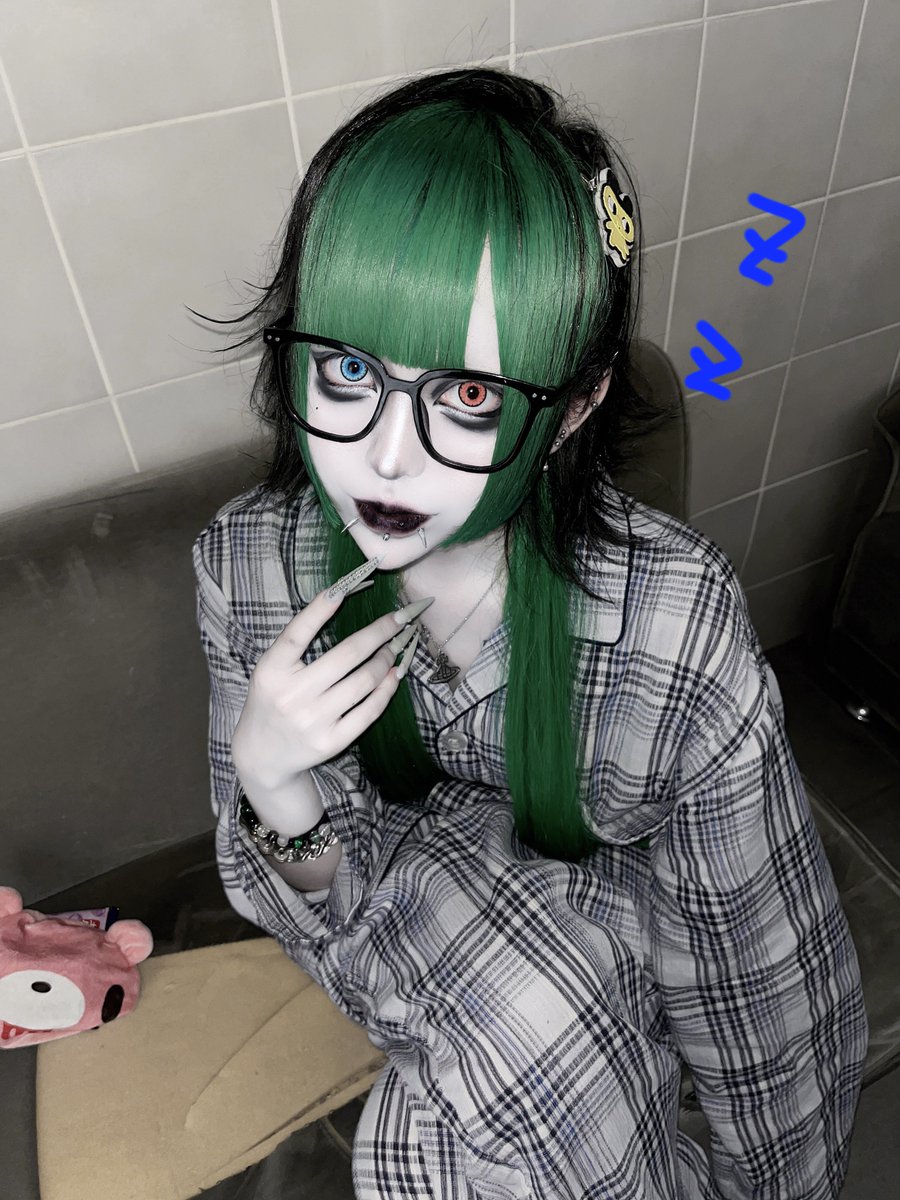aku_mazari's tweet photo. 睡魔の囁き永遠の眠りに堕ちて https://t.co/GD8hMCm5V0