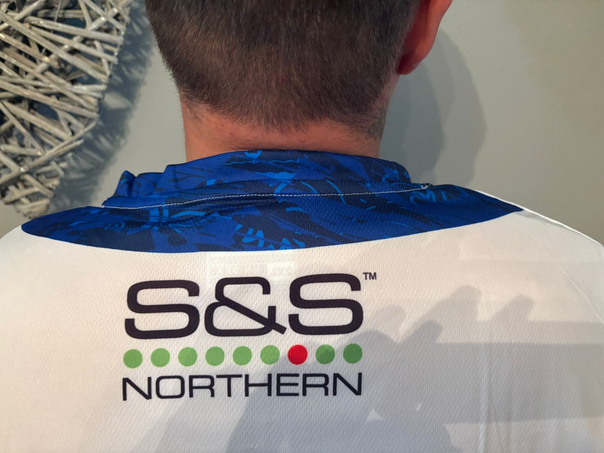 Final birthday present arrived of the wife  <a href="/Steph021191/">Steph Jackson</a> 😍

Thank you <a href="/buryfcofficial/">Bury Football Club</a> &amp; <a href="/hgsportswear/">HOPE + GLORY</a> 
Can't wait to wear on Saturday ⚪️🔵