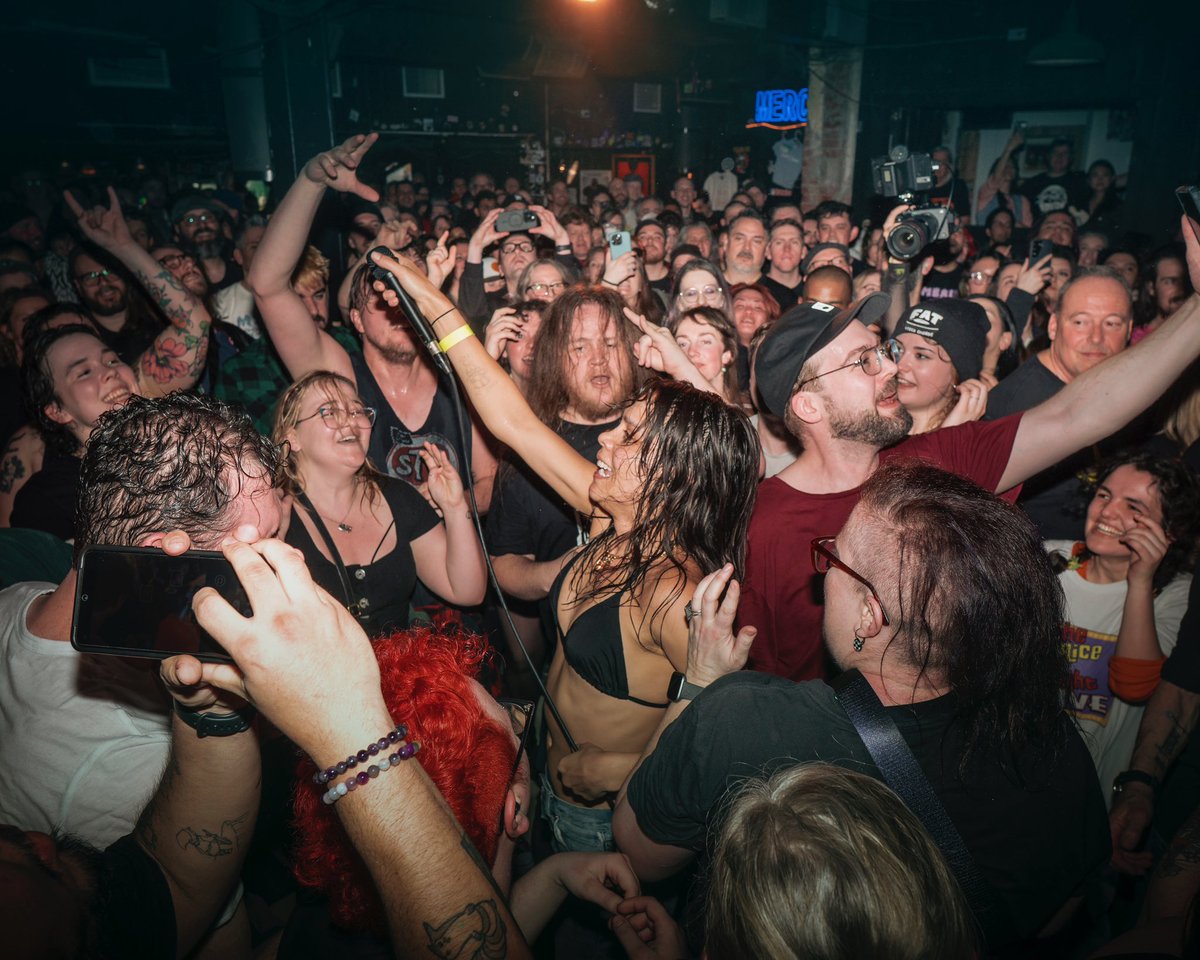 SHRED HEADZ HERE WE GO AGAIN 💃🏻 Next stop NYC for @makerparkradio July 12th 🔥🔥See ya'll in the PITTTTT ❤️‍🔥

Tix here: shorturl.at/ojFpM
