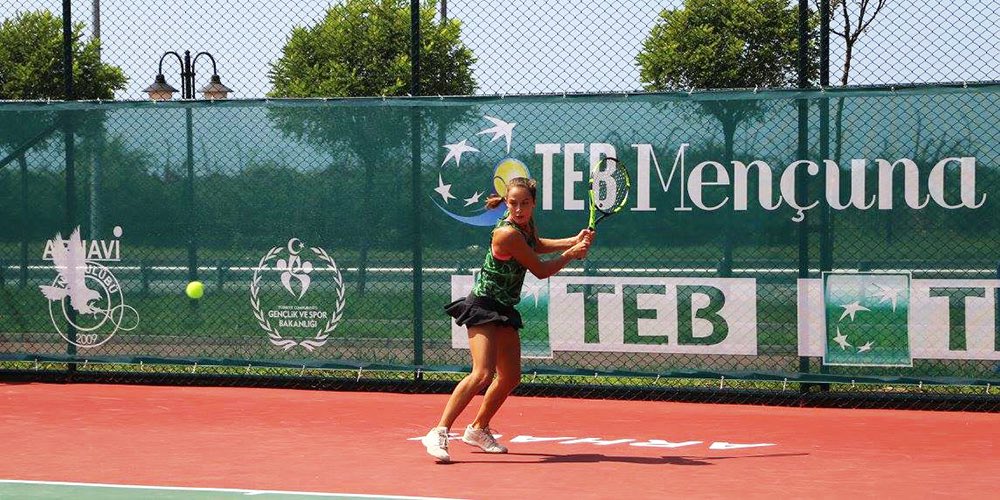 Arhavililervakf's tweet image. Wimbledon tenis turnuvasında tarih yazan Arhavi’li milli gururumuz hemşerimiz Zeynep Sönmez’i tebrik ediyoruz . Arhavide önceki yıllarda  düzenlenen Mençuna cup tenis turnuvasında da yer almıştı .@kayhangiritli