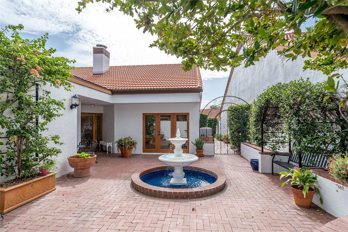 akrenny's tweet photo. 11503 Robles Del Rio Place, Temple Terrace, FL, 33617
2 bed | 2 bath 1542 Sq. Ft.
Active | 410000
https://t.co/zMp6qEywDp
RIVER LANDING, ENTER THIS BEAUTIFUL BRICK PAVER COURT YARD WITH FOUNTAIN, POND WALLED IN WITH WROUGHT IRON GATES, THIS IS A LOVELY 2 BEDROOM 2 BATH HOME,... https://t.co/m7WA4p2PEJ