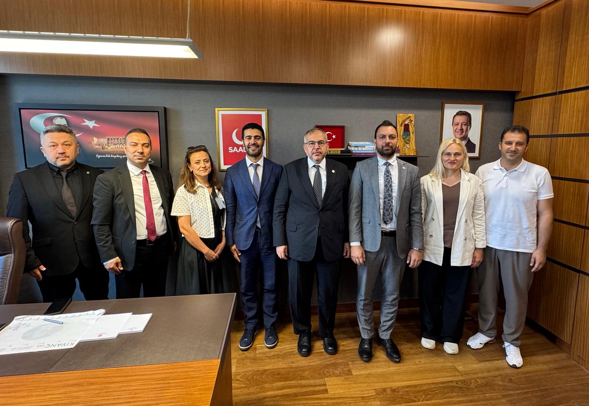Mühendis Tek-Sen Bayındırlık (@muhtekbayindir) on Twitter photo Saadet Partisi Hatay Milletvekili Sn. <a href="/necmettincalisk/">Doç. Dr. Necmettin ÇALIŞKAN</a>'a, nazik ev sahiplikleri ve "Mühendis, Mimar ve Şehir Plancıları Meslek Kanunu" teklifine verdikleri kıymetli destekten dolayı teşekkür ederiz.
Meslektaşlarımızın sorunlarının çözümüne yönelik bu değerli katkı bizler için Saadet Partisi Hatay Milletvekili Sn. <a href="/necmettincalisk/">Doç. Dr. Necmettin ÇALIŞKAN</a>'a, nazik ev sahiplikleri ve "Mühendis, Mimar ve Şehir Plancıları Meslek Kanunu" teklifine verdikleri kıymetli destekten dolayı teşekkür ederiz.
Meslektaşlarımızın sorunlarının çözümüne yönelik bu değerli katkı bizler için