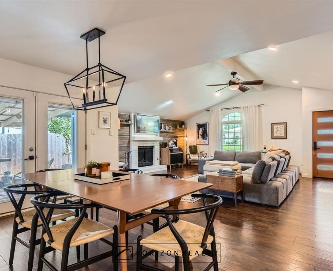 HorizonRealtyTX's tweet image. Horizon Agent, Richard Foster just listed this beautifully remodeled single-story home in the desirable Woodstone Village neighborhood. #ForLease #HorizonRealty #realtor #justlisted #realestate

See website: horizonrealtylistings.com/7905-wycombe-dr