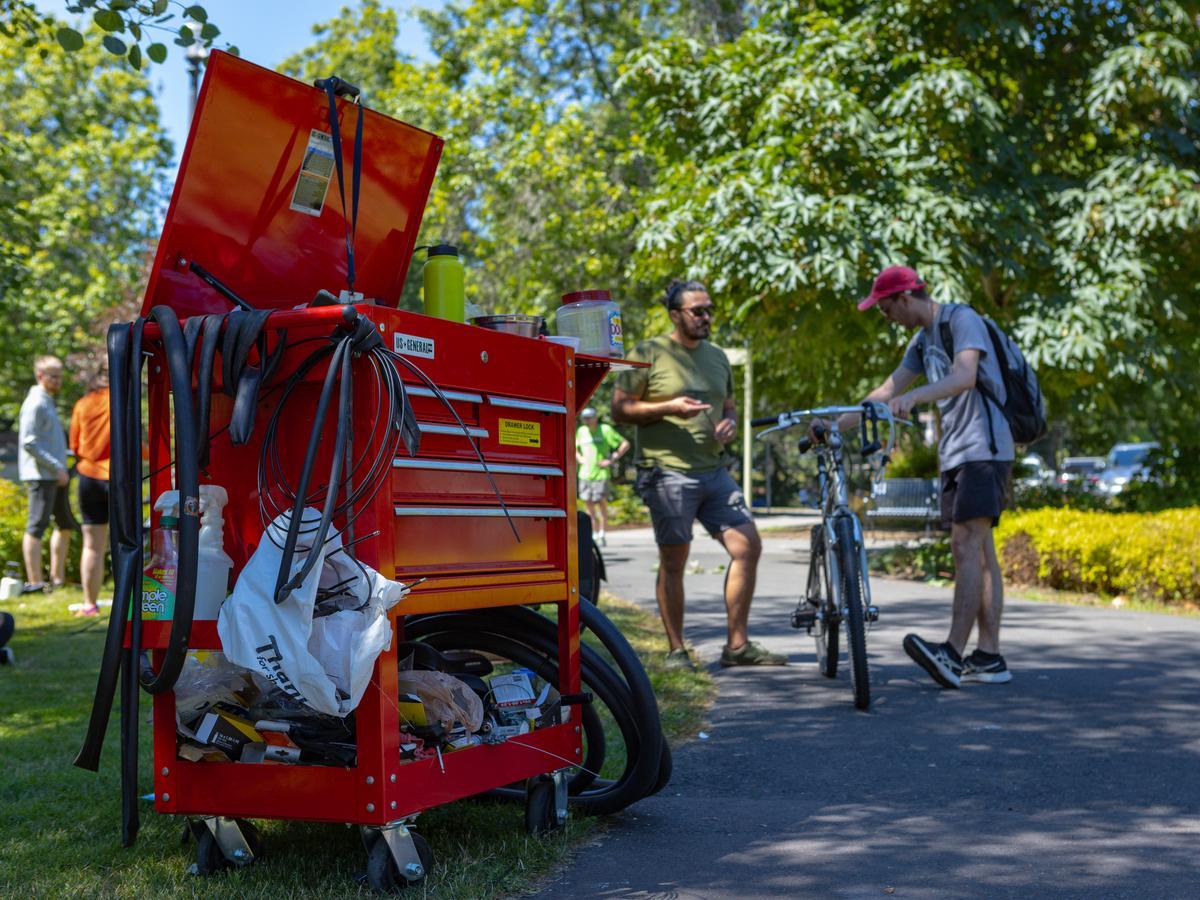 🚲 Free Bike Repairs All Summer!
Need a quick tune-up? Bikes for Humanity is offering free basic bike repairs at Main City Park!

📅 SATURDAY, July 5, 11-2

Have a bike you no longer use? Donate it! They'll fix it up and pass it on to someone in need. 💛

greshamoregon.gov/events/2025/pa…