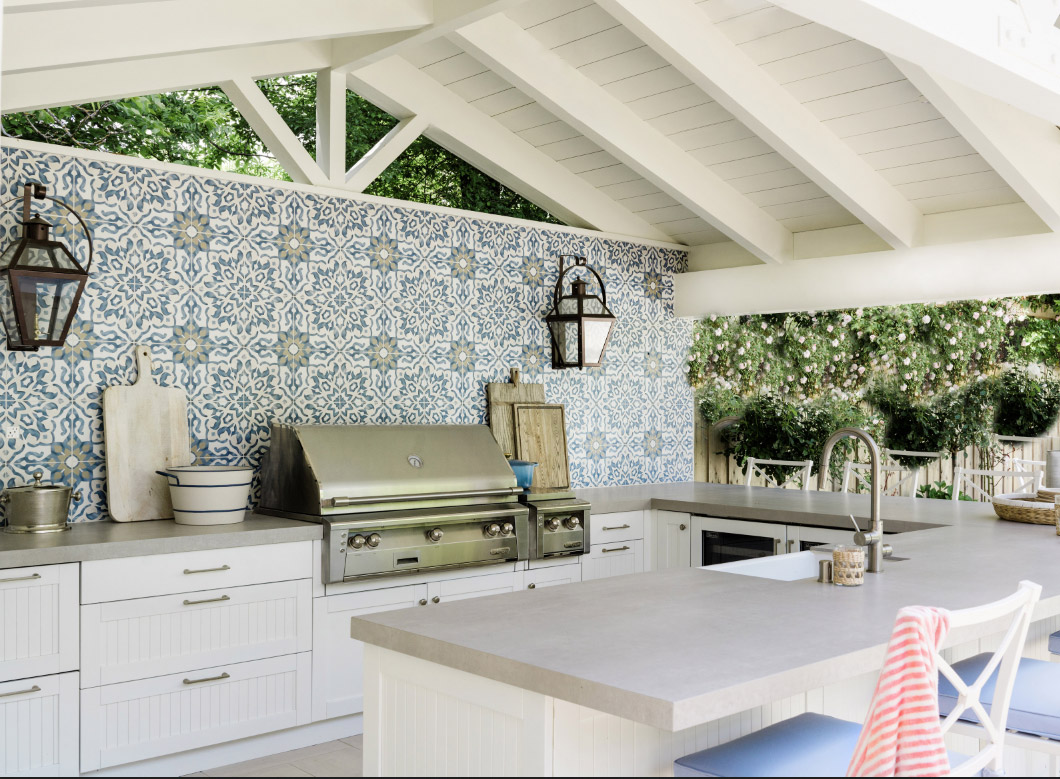 Nothing says backyard sanctuary like an elegant stainless steel outdoor kitchen made in the USA. #Happy4thofJuly

Designer: Lisa Furtado Interiors
Photography: Madeline Harper Photo
Appliances: Perlick / Alfresco / Miele / Rohl
Hardware: Ashley Norton

brownjordanoutdoorkitchens.com