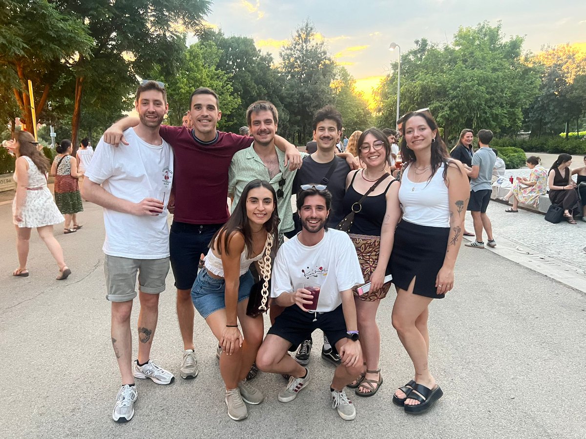 Closing the academic year with my first EPSA! It was such a great experience to be part of the conference from the inside and also as a presenter. 

Grateful to have shared it with my colleagues and in my home institution 🤍