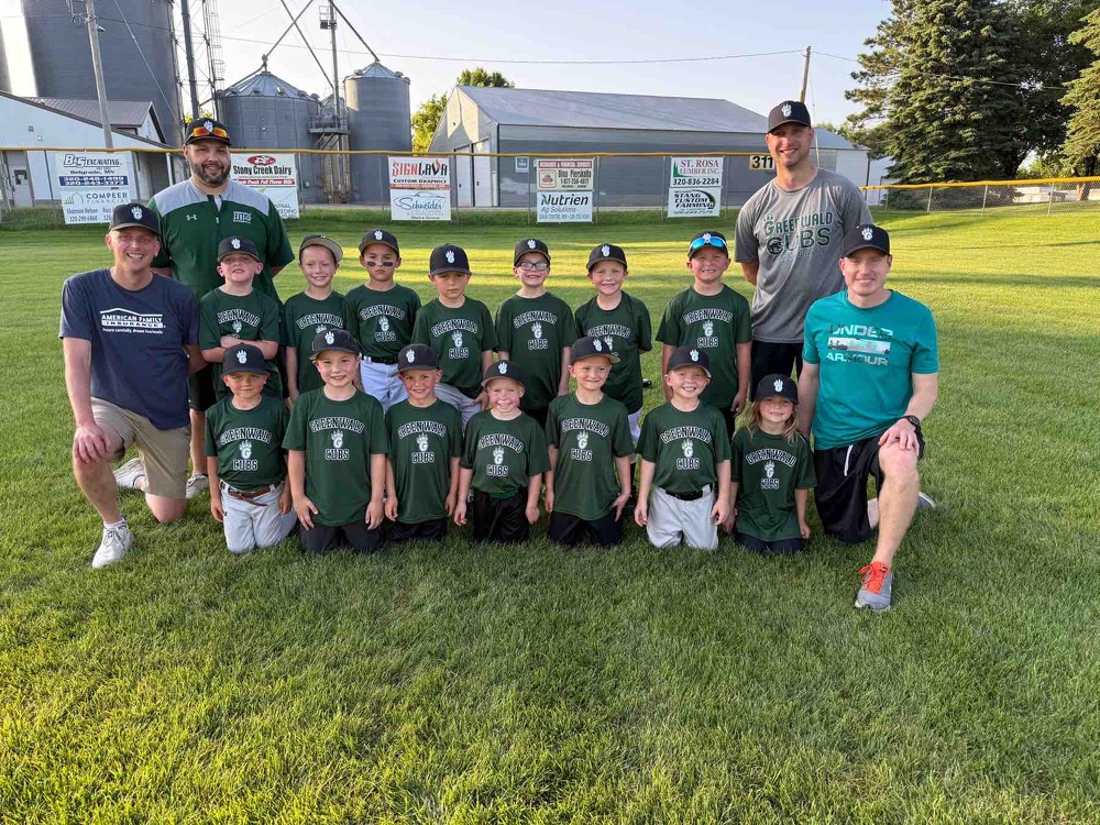 Shout out to the Cubby squirts team on finishing up their first year last Sunday!! Thank you to retired Cubby Nick, coaches, parents, and little Cubs for getting the program up and running this year!! It was fun to see the progress made by the kiddos as the season went on!!