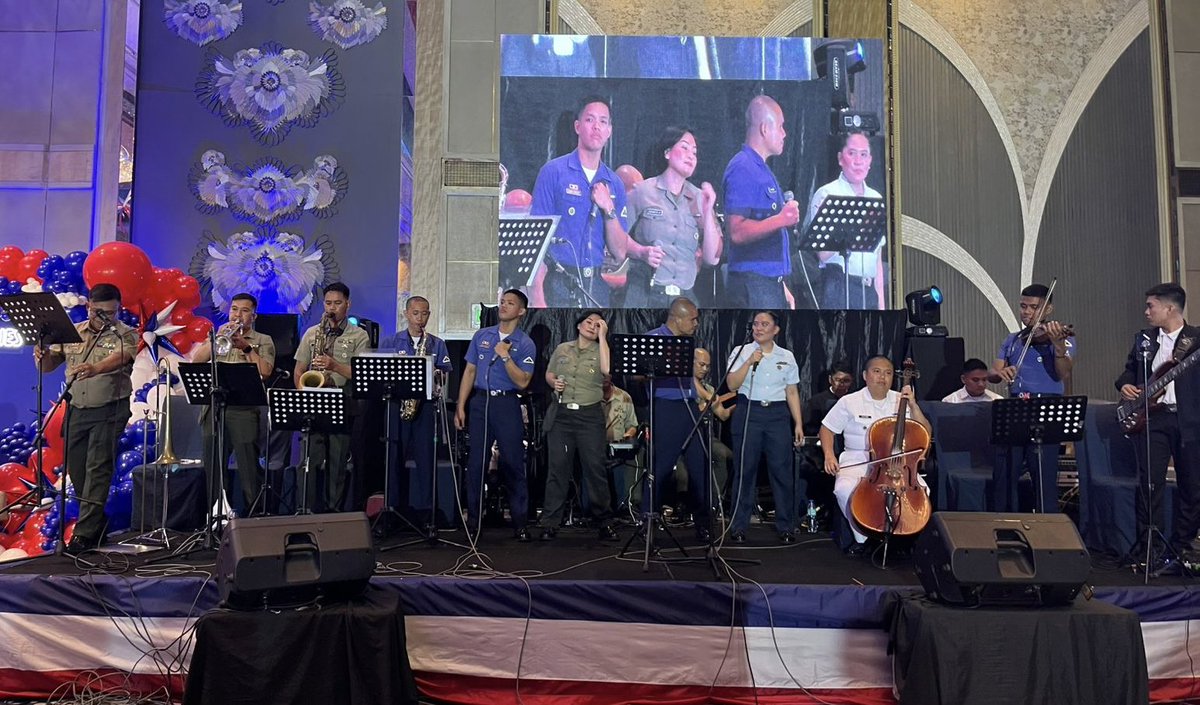 Wow -- outstanding performance by the Armed Forces of the Philippines band 🎶🎤 in celebration of #USFourthOfJulyPH and 🇵🇭-🇺🇸 Friendship Day!