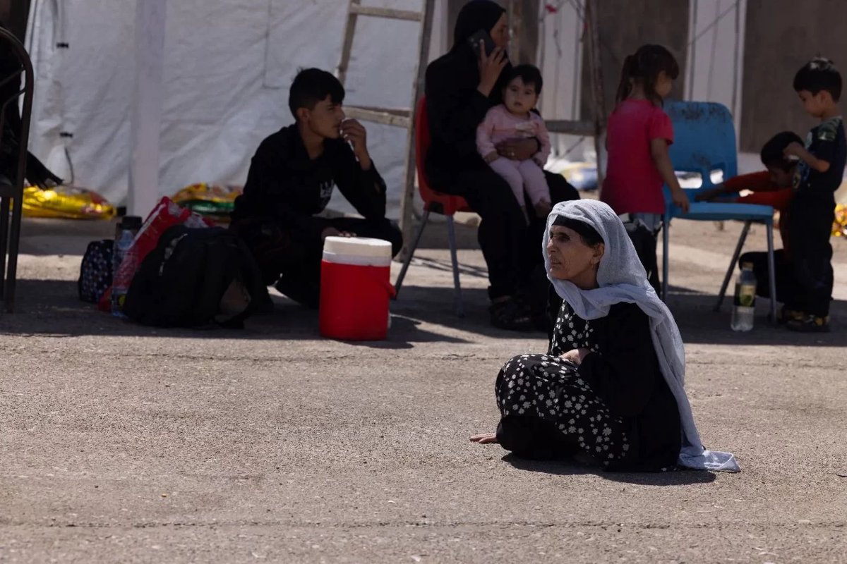 ترجمه فارسی مقاله‌ی دکتر داوود مرادیان با عنوان «قربانیان خاموش: پناه‌جویان افغانستانی، سپر ایران در تنش با اسرائیل» در روزنامه ۸صبح منتشر شده است.

این مقاله به پیامدهای ناگفته‌ی آتش‌بس میان ایران و اسرائیل می‌پردازد؛ جایی که پناه‌جویان افغانستانی، نه به‌ عنوان انسان‌های در