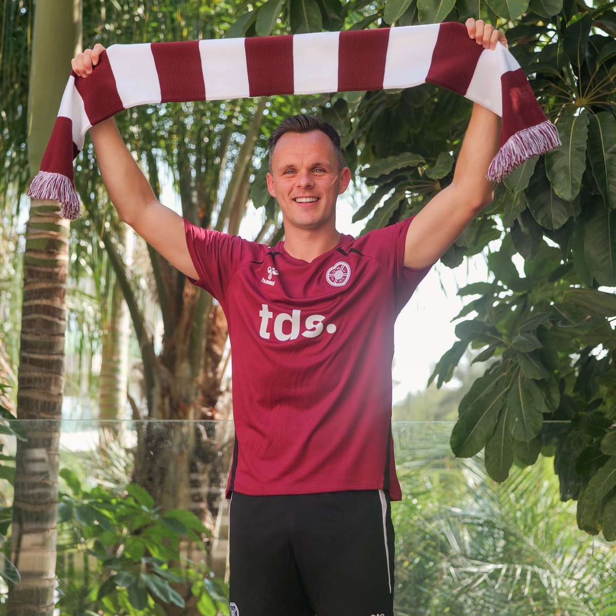 Scarf above the head, we have never been more back 🇱🇻 #HMFC