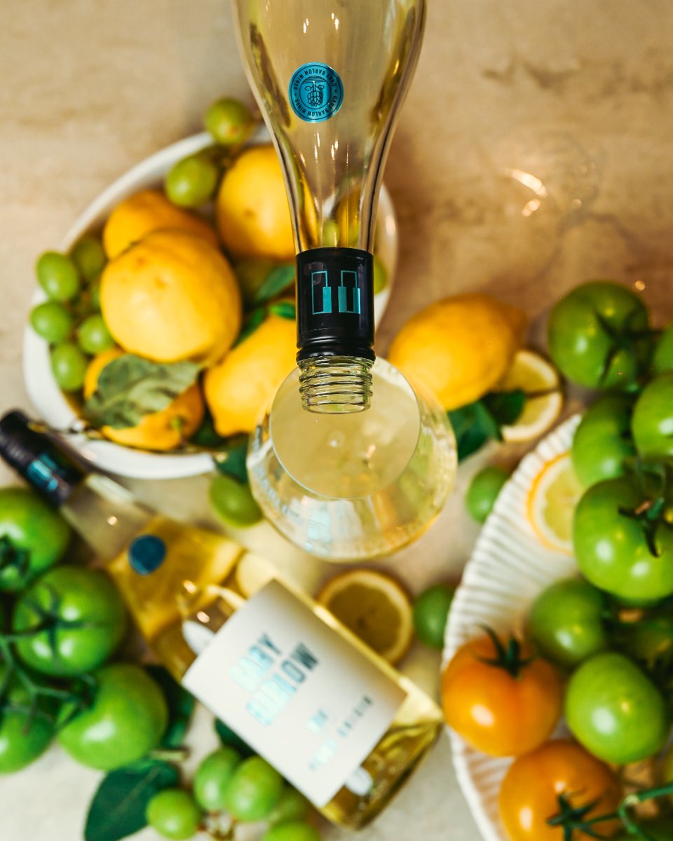 Fresh citrus, ripe pear, and just the right zing. That’s our Pinot Grigio. 🍋✨