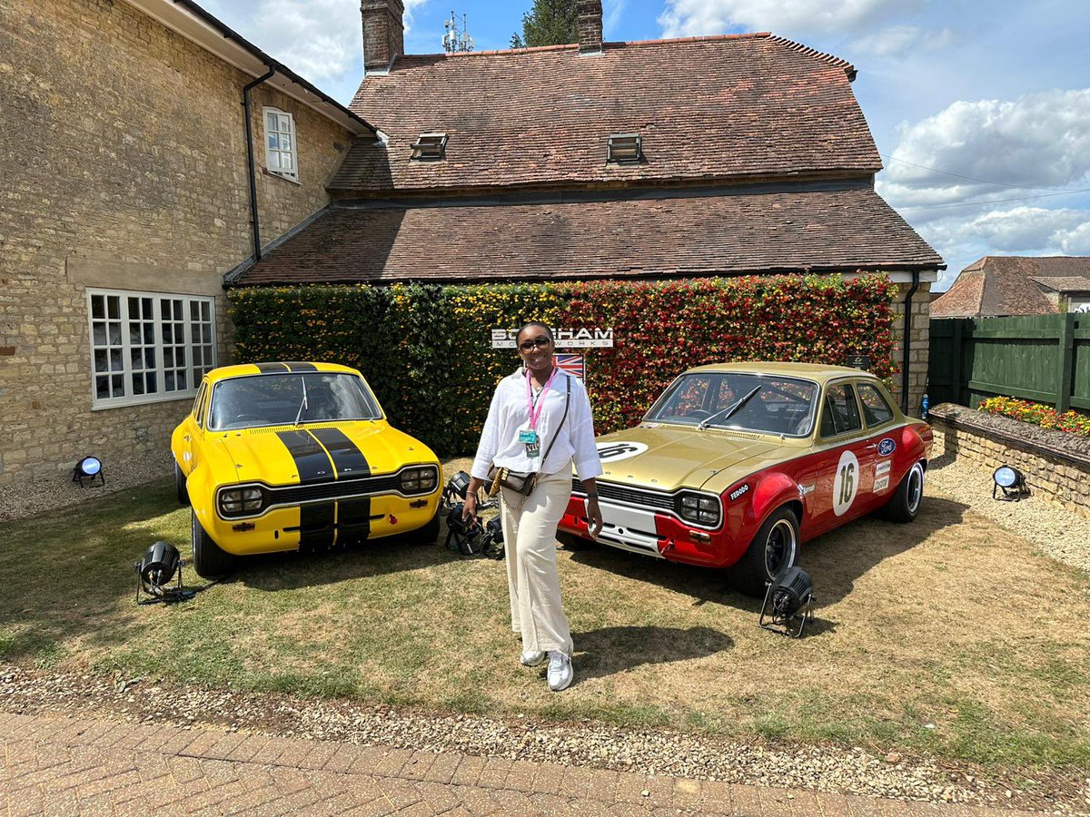 MsArnelleAlexis's tweet photo. OOO. Glamping at the Silverstone Grand Prix! ✌️ 🏎️ https://t.co/6ZphHE8jBL
