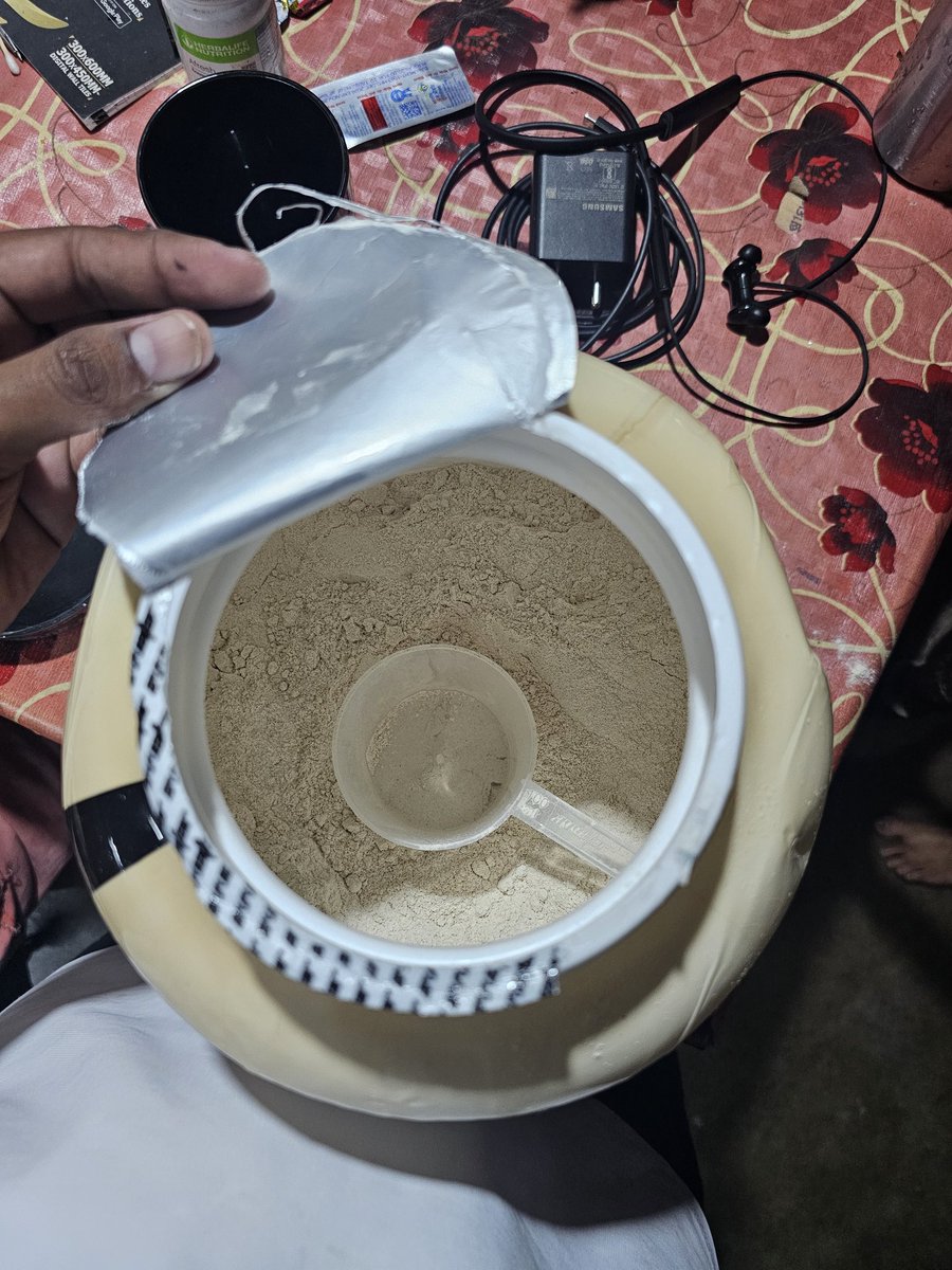 Rajesh2046's tweet photo. @AvvatarIndia I have ordered a protein powder form online instead of protein i received Atta powder plzz help me the product also damaged https://t.co/V5qVKCcQDA