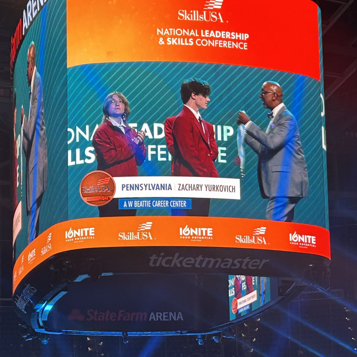 Congratulations to Class of 2025 North Allegheny graduate Zachary Yurkovich who earned 3rd place and the Bronze medal in the SkillsUSA National Pin Design competition! Zachary attended Beattie’s Advertising Design program. Good Luck Zachary!