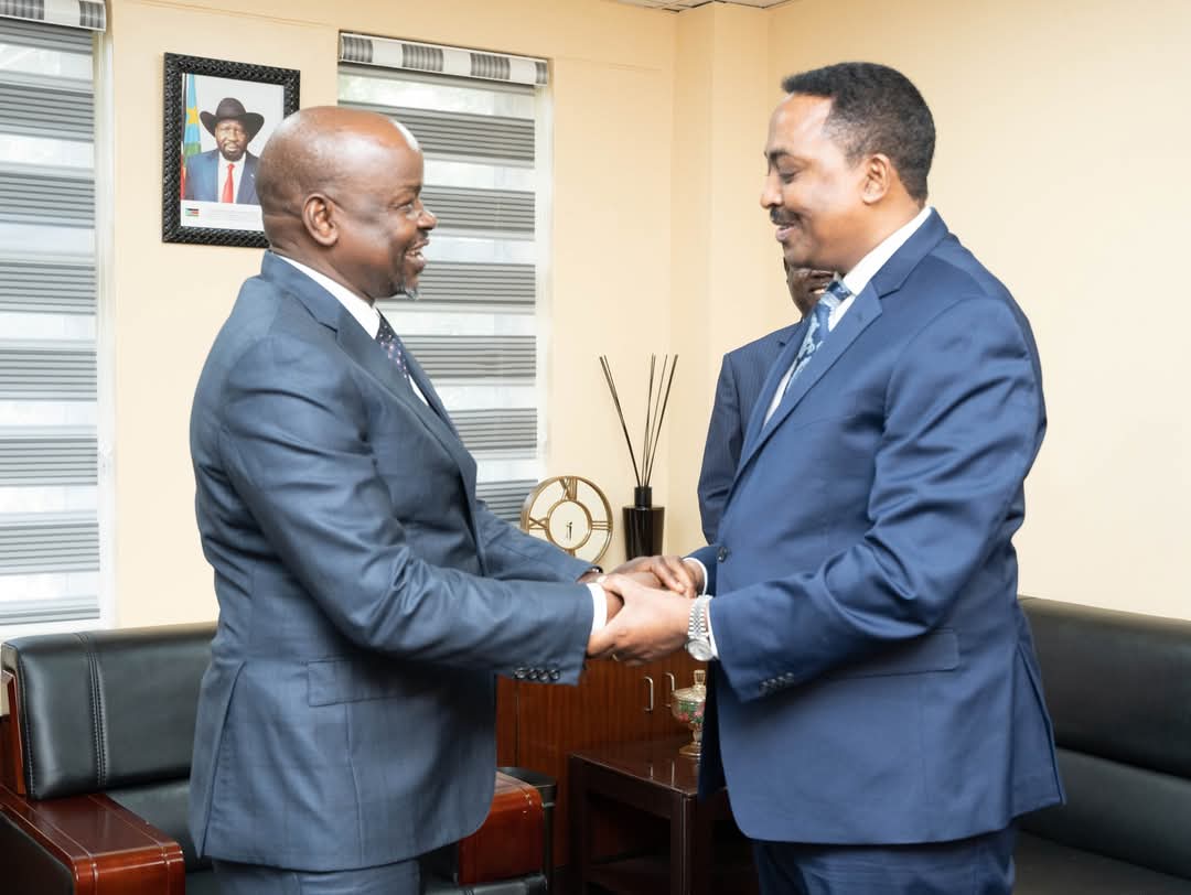 PothJog's tweet photo. VP Dr. Benjamin Bol Mel, met with IGADs high-level delegation led by Executive Secretary H.E. Dr. Workneh Gebeyehu, to explore deeper cooperation between S, Sudan and the regional bloc. VP acknowledged IGADs as a trusted partner in shepherding the country. https://t.co/EmHAa1jYLZ