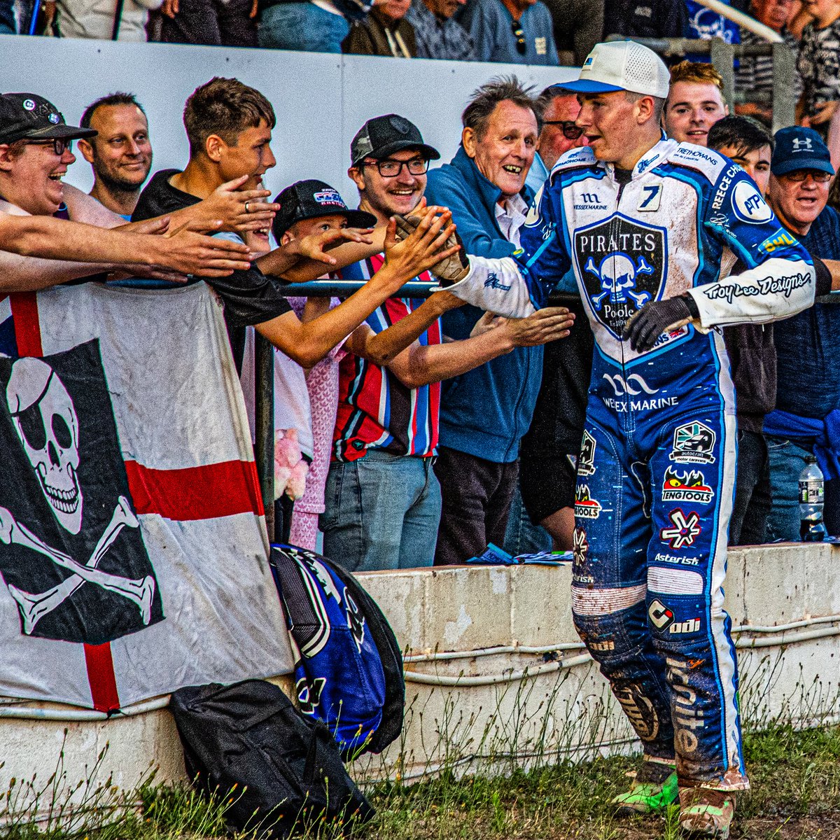 👋 CAIRNS HAS ARRIVED!

🗣️"since Press and Practice it was like, this is where I want to be. I love the track and just feel at home..."

⚡️ At just 16 and 3 days, Will Cairns became the YOUNGEST-EVER Pirate, storming to 8+1 on his debut!

🏴‍☠️ #PiratePride