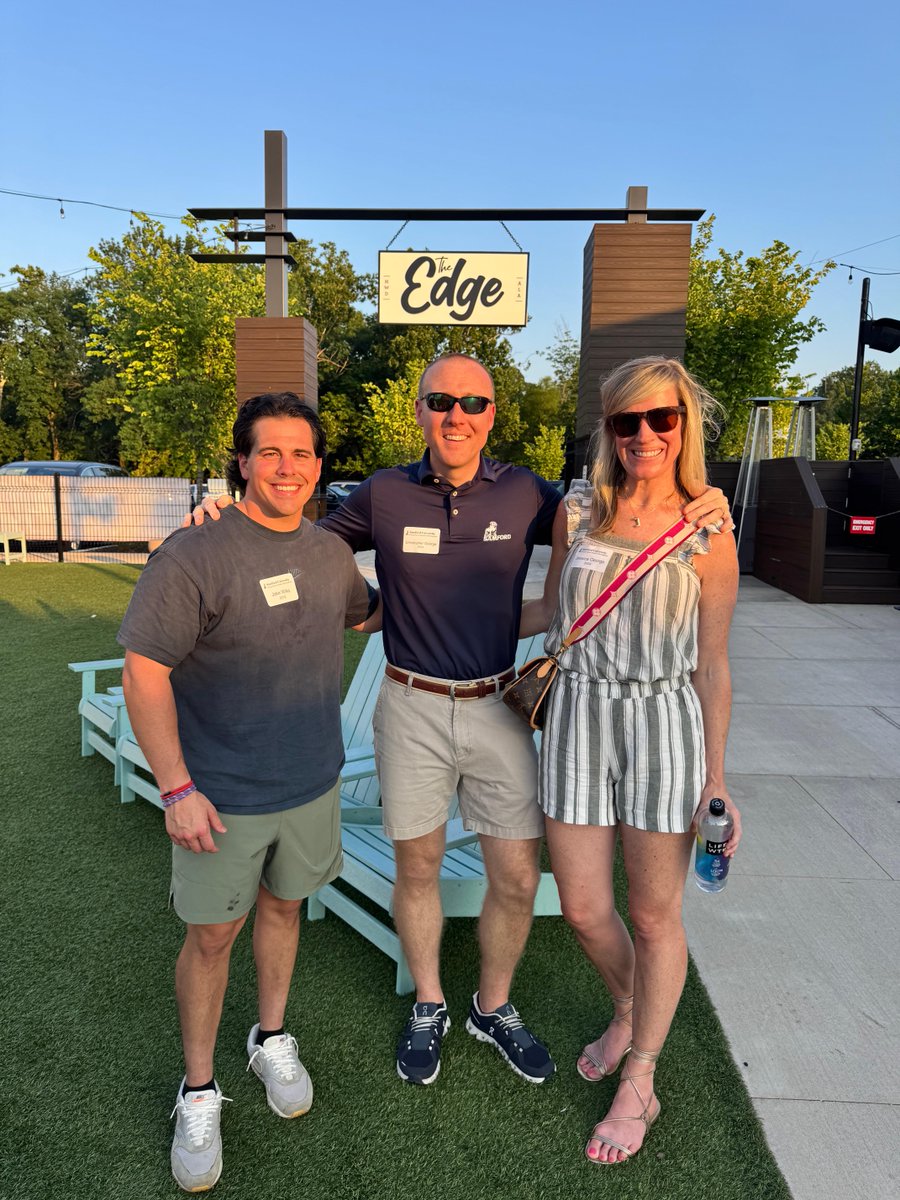 SamfordAlumni's tweet image. 📸 Scenes from our recent Birmingham Young Alumni Dinner! There&apos;s nothing better than reconnecting with fellow Bulldogs over good food and great conversation. ❤️💙