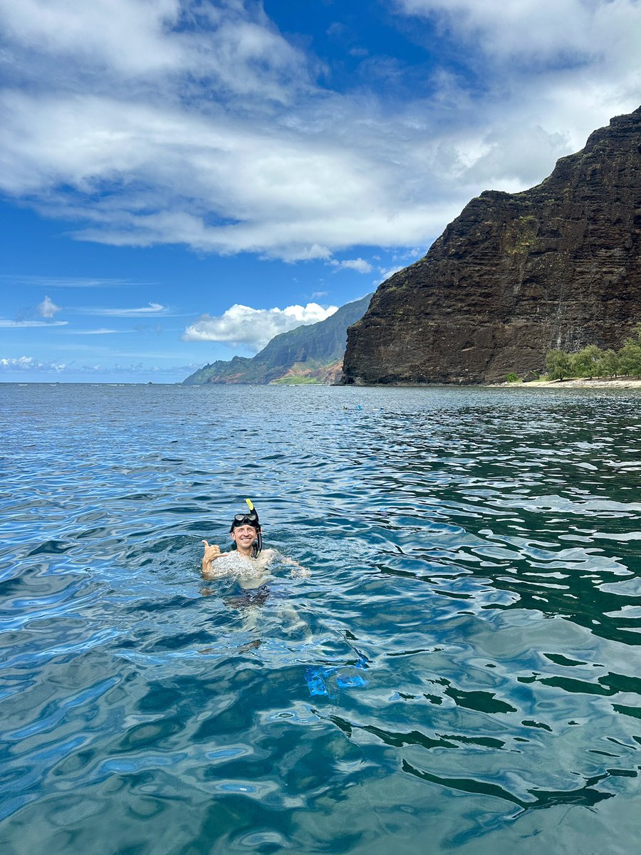 KyleDeLash's tweet photo. @BaldyNFL @PHLYGarganoShow inspired by Baldy to do some snorkeling off the coast of Kauai 🐠🐟 https://t.co/gcRoTeVmt4