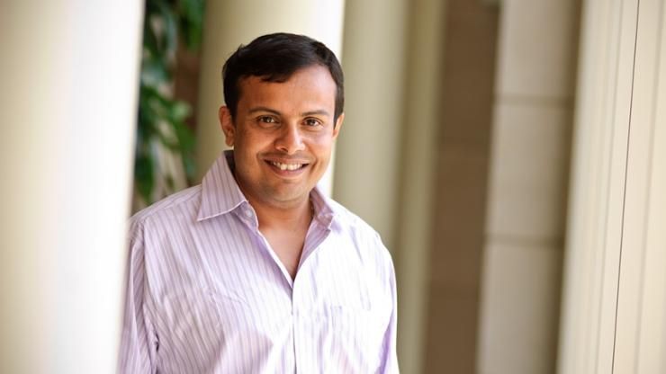 HamiltonCollege's tweet image. Associate Professor of Asian Studies Abhishek Amar presented research on Buddhist monastic governance at a recent international workshop hosted by the University of Pennsylvania. buff.ly/UyS7l7D
#KnowThyself
