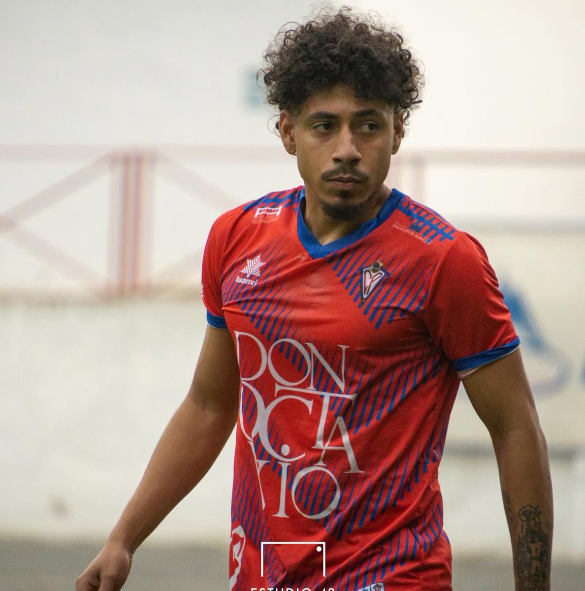El jugador del Unión Molinense C.F. , Leomar Pinto, seguirá en el grupo 13 tras firmar por el Atlético Pulpileño.