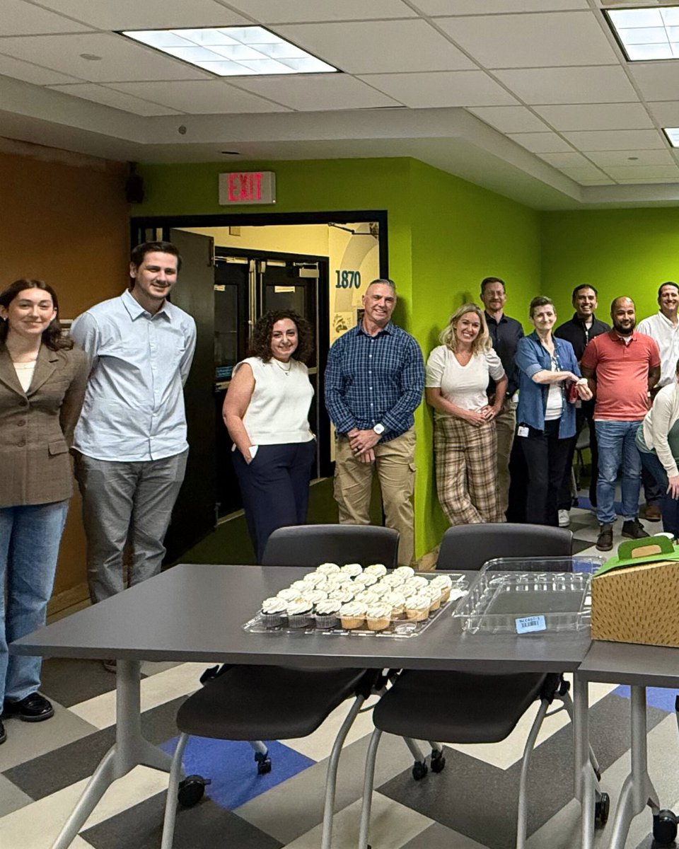 ecoreintl's tweet image. At our Lancaster HQ, we hosted a cozy “cake &amp;amp; coffee” hangout to connect with the outdoor surfacing leadership teams from A-Turf, Surface America, and SpectraTurf.

#ecore #zerowaste #sustainability #upcycle #industryleader #aturf #spectraturf #surfaceamerica #playgrounds