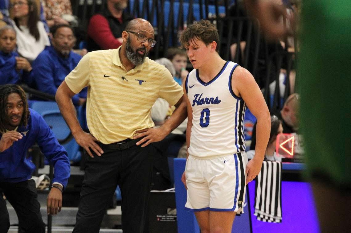 Coach Kenebrew tweet media