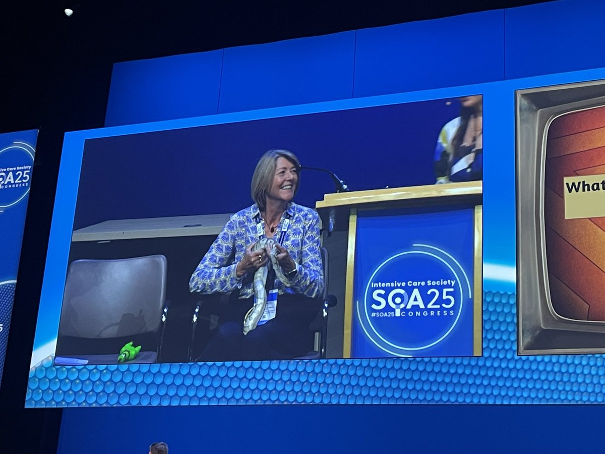 SharonBarker84's tweet image. #SOA25 Closing Congress with a reminder that “the naked ape” is not the only species on the planet and we have a lot to learn from the animal kingdom. Well done to all the “volunteers” and a special thanks to the animal contestants 🐍🐢🐌🦎🐇🦗🪱🕷️