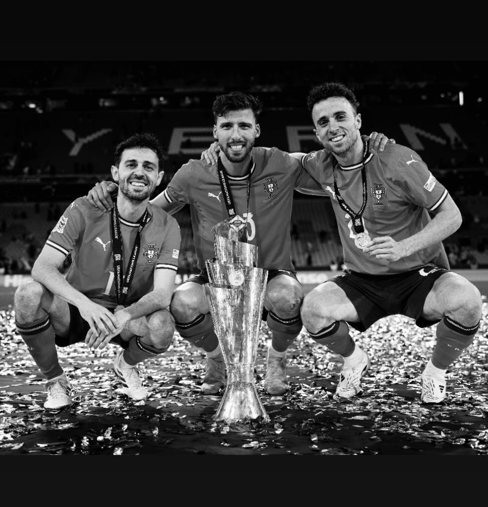 🚨🇵🇹 Ruben Dias’ tribute to Diogo Jota: “I still can't believe it. You won your first Premier League, we won Nations League together, you married... It doesn't make any sense. 

We won't forget you; the man... the father... the brother... the son and the tireless and talented
