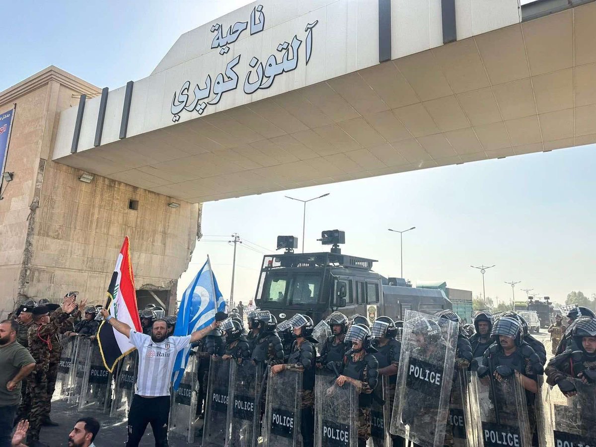 التون كوبري ينتفض 

على إدارة محافظة كركوك أن تبادر فورًا بالتراجع عن قرارها قبل أن يتحول غضب الأهالي المشروع إلى تصعيد قد يخرج عن السيطرة. فـتجاهل صوت الشارع لا يُلغي المطالب بل يفاقم من الاحتقان ويُهدد السلم المجتمعي.

العدالة لا تُجزّأ ، والحقوق لا تُؤجَّل.