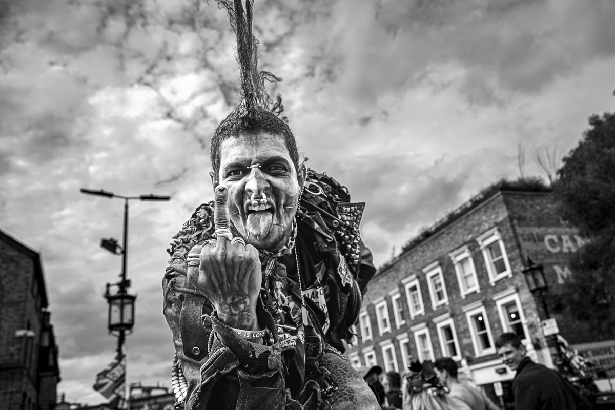 Steve Simon (@stevesimon) on Twitter photo London Workshop starts Sunday...Looking forward to making my annual photo of this guy...he's very nice. London Workshop starts Sunday...Looking forward to making my annual photo of this guy...he's very nice.