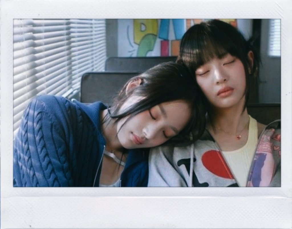 ruiverst's tweet photo. Three days with Heaven

Just the two of them. No rush, no worries—only laughter, warm sunlight, and the feeling that this moment could last forever.

A #bbangsaz few tweets au https://t.co/V8DWYl4Ho5
