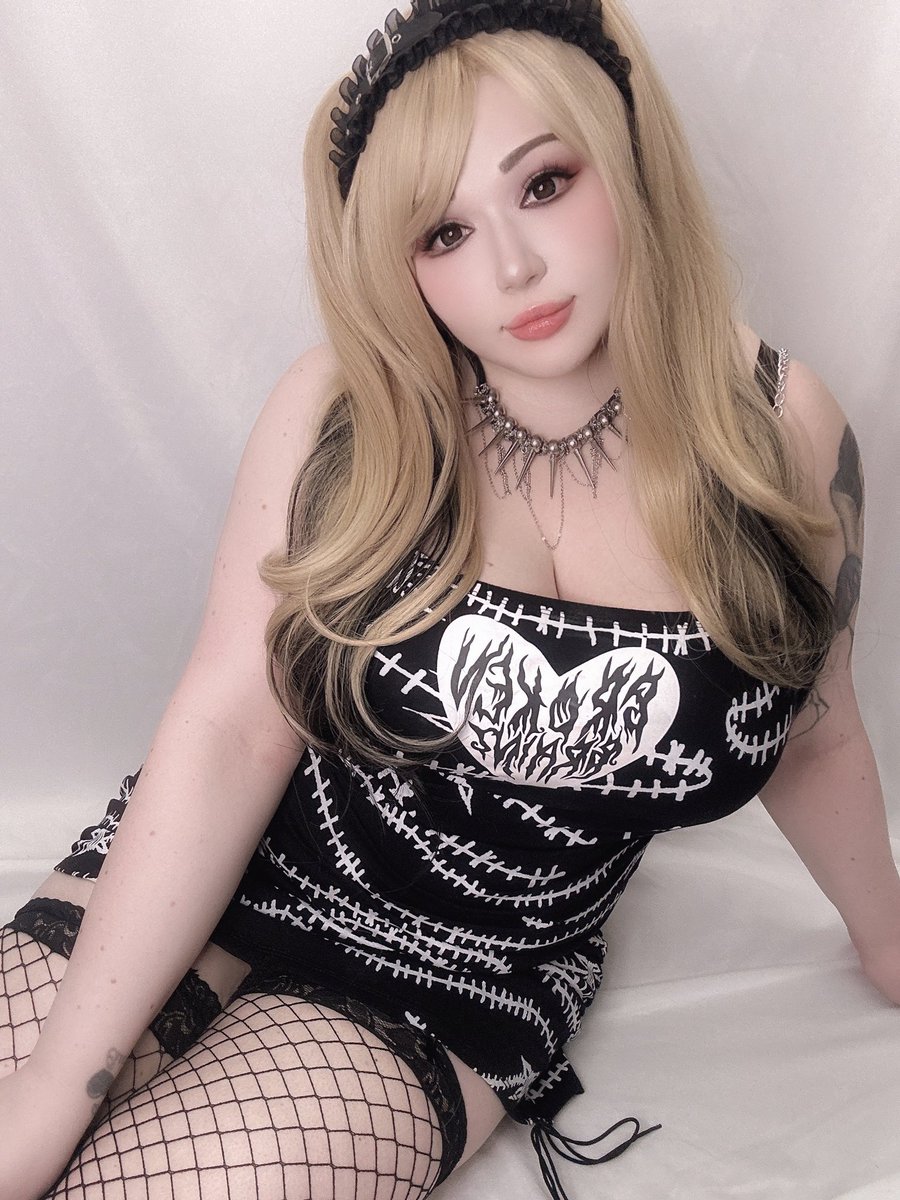 Do you want to find out if I’m wearing panties or not?😏