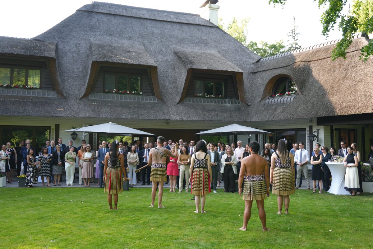 In June we hosted a reception for Matariki ✨,a wonderful evening bringing together key stakeholders &amp; friends of New Zealand 🇳🇿 from across the EU 🇪🇺 and Belgium 🇧🇪 reflecting on, and celebrating, shared achievements. Thank you <a href="/NgatiRanana/">ngatiranana</a> for the beautiful waiata &amp; haka 🙏