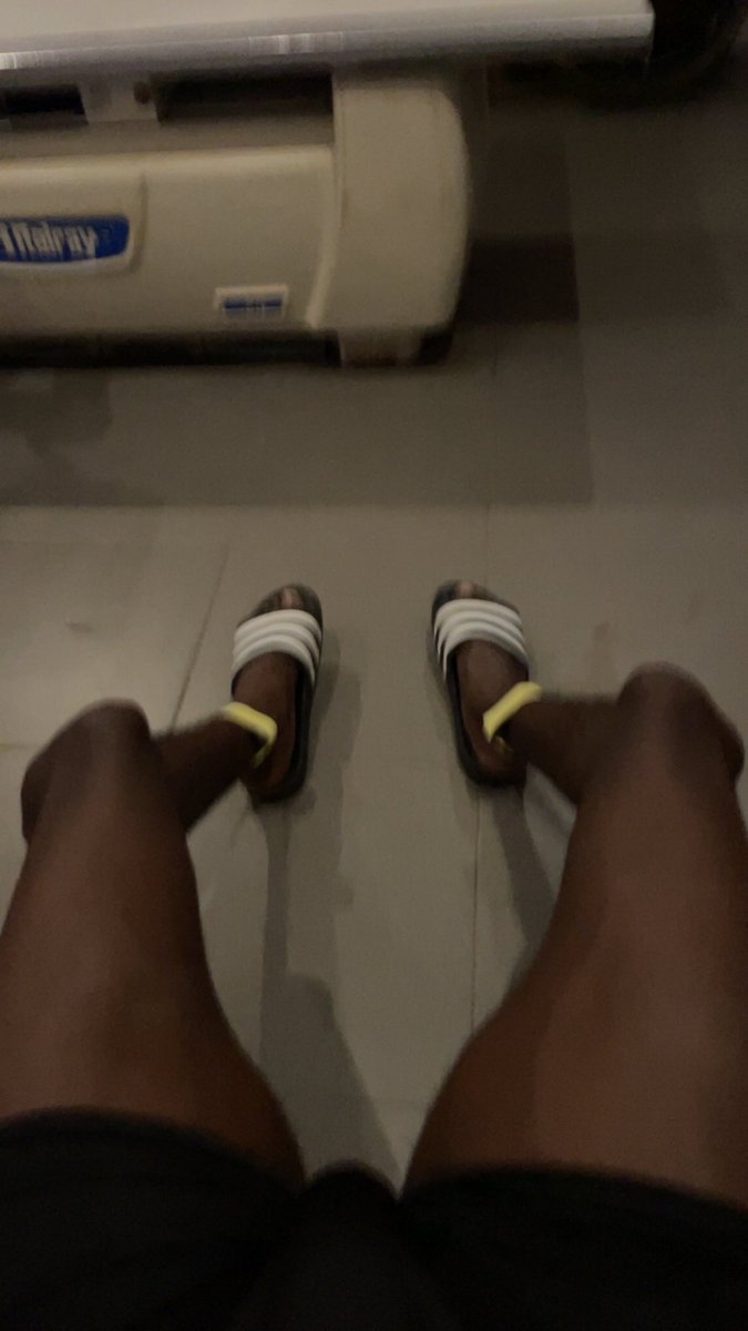 _belikebaddy's tweet image. I did a full standing scannogram of my legs at Igbobi today, thanks to @Wizarab10 and @the_beardedsina. God bless them both for me❤️