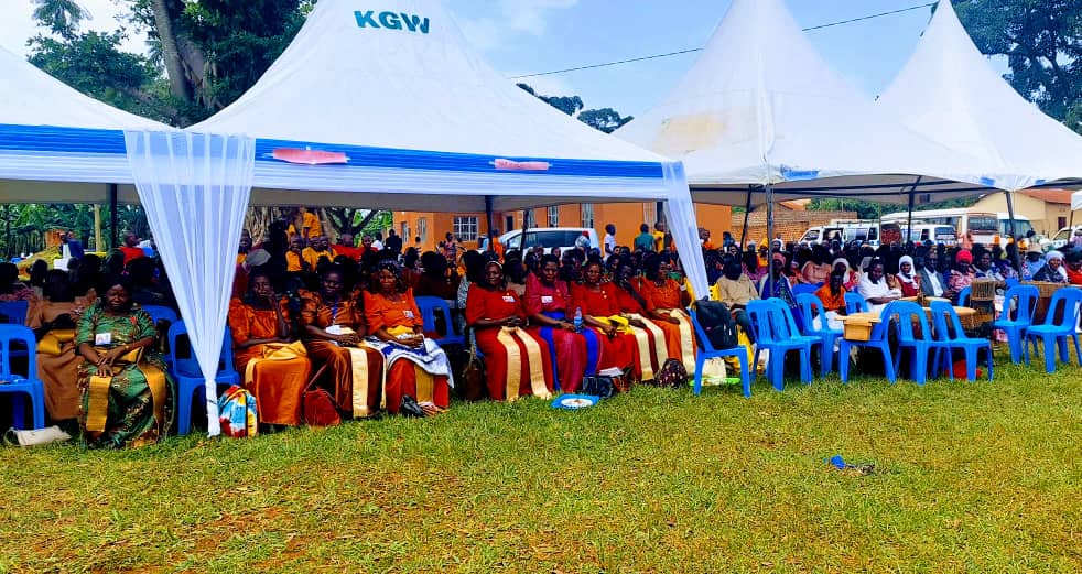 Abakyala ba Buganda mu Ssaza Bulemeezi bakuzizza olunaku lwabwe wansi w'omulamwa 'Tuwagire emirimu gy'Abakyala ku ly'Enkulaakulana eya namaddala'. Omukolo gubadde Wakyato, Nakaseke mu Bulemeezi.

Minisita w'Ekikula ky'Abantu mu Buganda Owek. Mariam Mayanja Nkalubo asinzidde eno