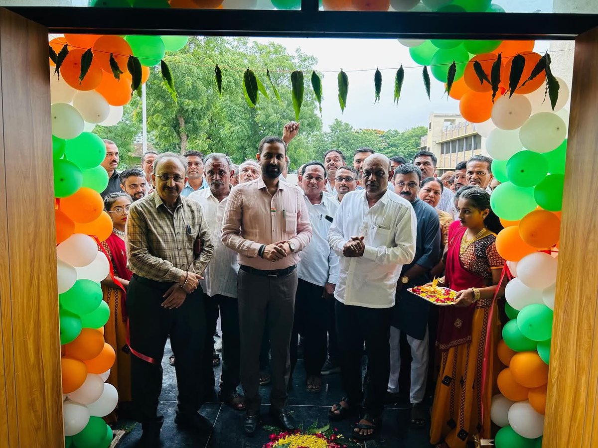 ddoamreli's tweet photo. આજ રોજ માન.નાયબ મુખ્ય દંડકશ્રીના  વરદ હસ્તે માન.સંસદસભ્યશ્રી, પદાધિકારીશ્રીઓ/અધિકારીશ્રીઓની ઉપસ્થિતિમાં નવનિર્મિત તાલુકા પંચાયત ભવન મોટી કુંકાવાવનું લોકાર્પણ.

"જનતાને મળતી સેવાઓ &amp; ગુણવત્તામાં વધારો થશે"
@CMOGuj @GujDCoffice @InfoGujarat @CollectorAmr @Infoamreligog https://t.co/GwiG4FBVbN