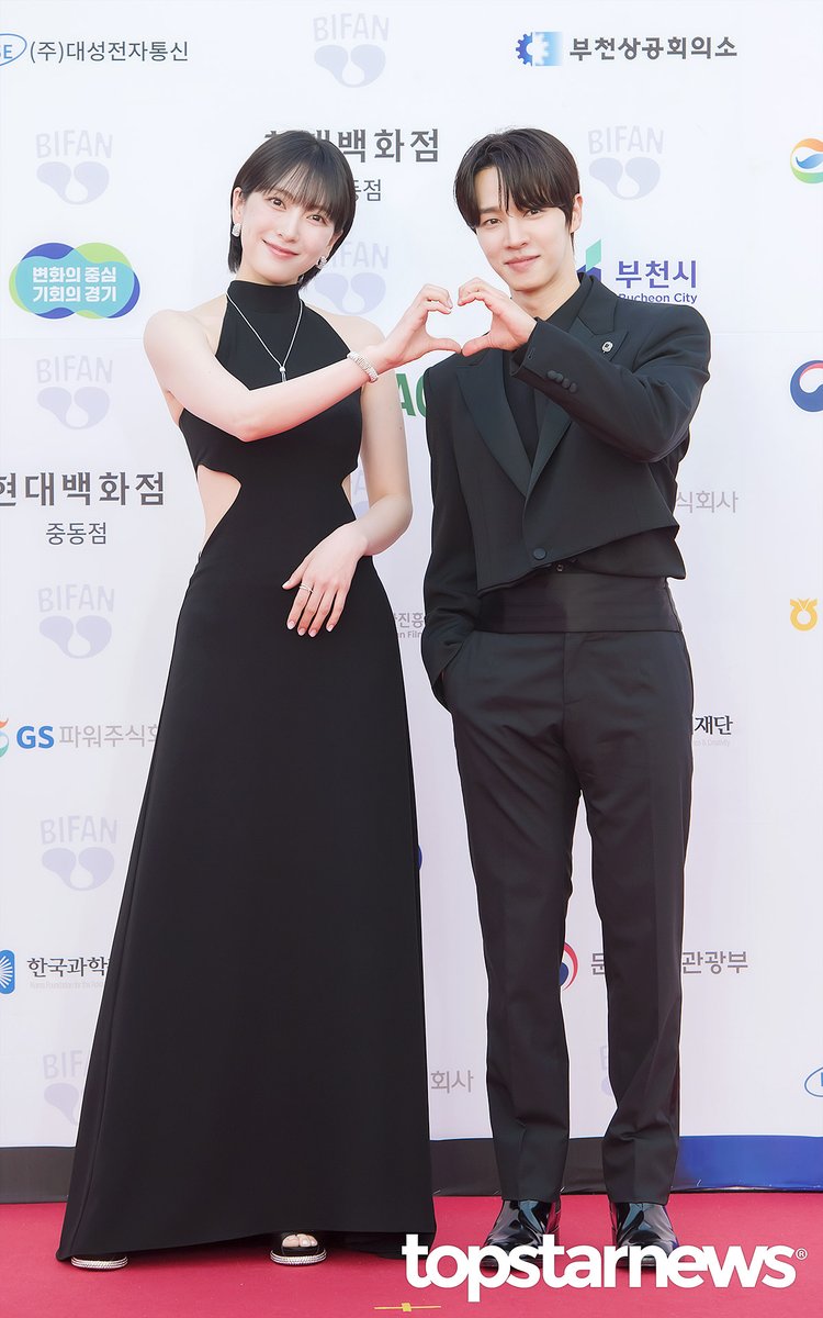ilikeUbestGK's tweet photo. I'm not dreaming 🥹 JiYoung x GiKwang 
My bias in Kpop Gen 2 🫶 together 
Jiyoung so pretty and GiKwang so handsome
#KangJiYoung #LeeGiKwang 
#KARA #BEAST #HIGHLIGHT #IKillYou https://t.co/PI9aXc0EpK