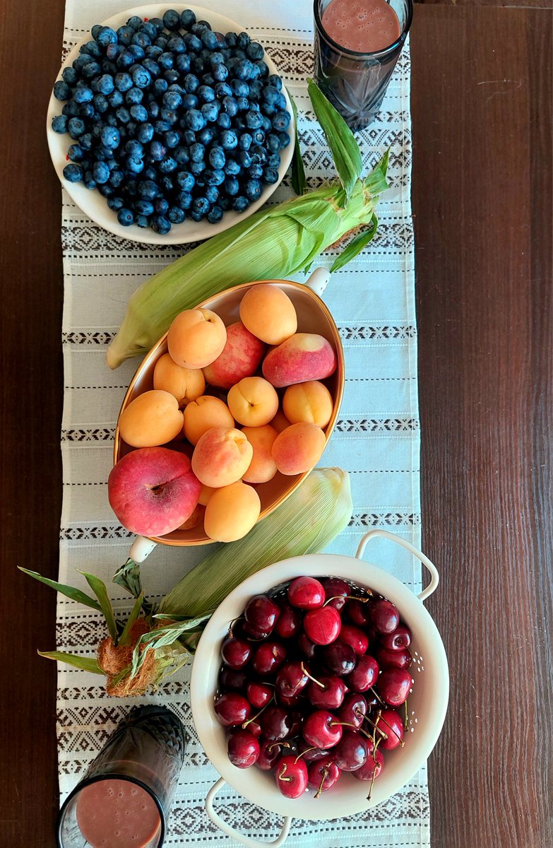 Друзі
Сніданок, обід та вечеря 
Сідайте смакувати