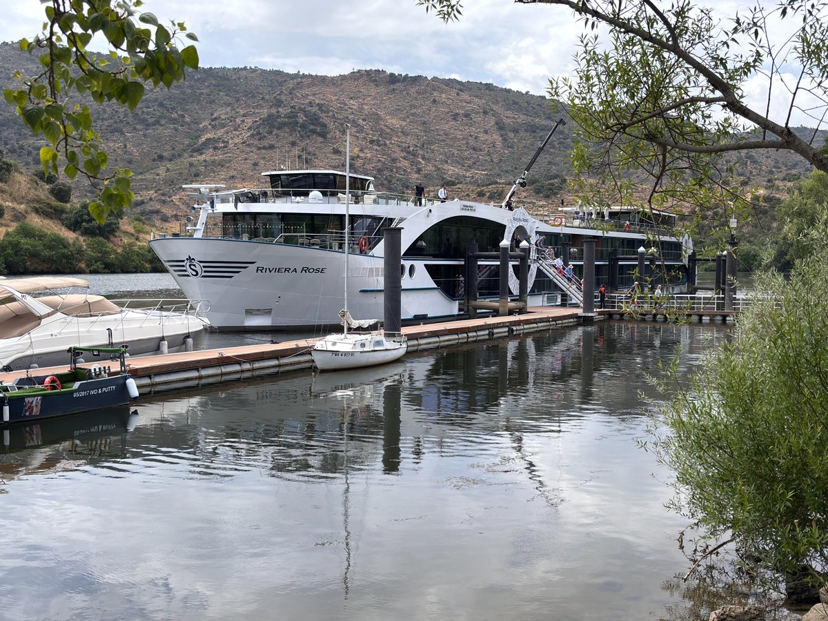 StuartRender's tweet image. 'A Taste of River Cruising'
On the Douro - day 3
A leisurely cruise followed by a coach tour up to UNESCO World Heritage Site Castelo Rodrigo. This evening we're moored about three metres inside Spain, at the end of the navigable Douro.

@RivieraTravelUK @AGTOUK
