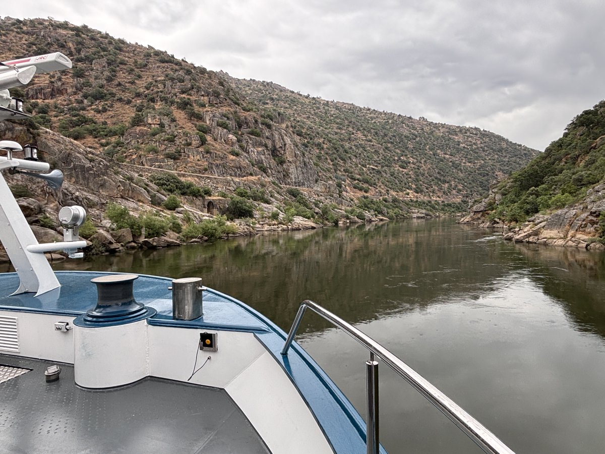 StuartRender's tweet image. 'A Taste of River Cruising'
On the Douro - day 3
A leisurely cruise followed by a coach tour up to UNESCO World Heritage Site Castelo Rodrigo. This evening we're moored about three metres inside Spain, at the end of the navigable Douro.

@RivieraTravelUK @AGTOUK