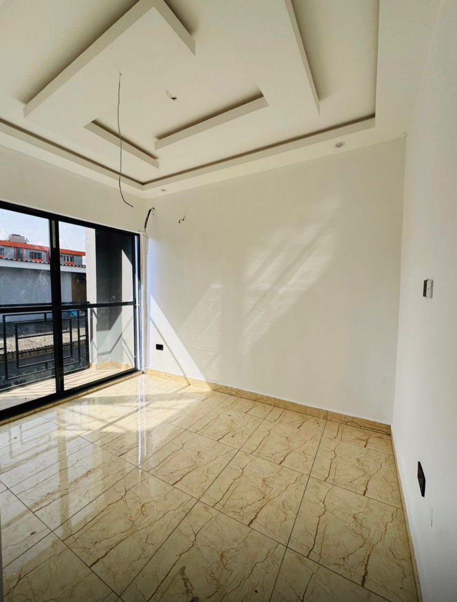 Crayjoe_'s tweet image. 2 BEDROOM APARTMENT
PRICE: N150M
LOCATION: ALLEN, IKEJA
FEATURES:
Spacious rooms
Ample car space
Fitted kitchen
Gated compound
Serene environment
All rooms en-suite
Security lights.
Title: C of O