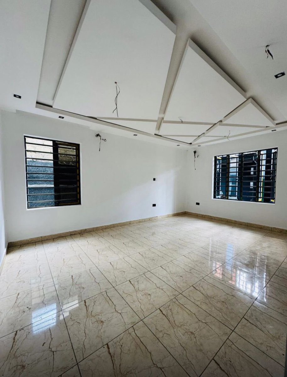 Crayjoe_'s tweet image. 2 BEDROOM APARTMENT
PRICE: N150M
LOCATION: ALLEN, IKEJA
FEATURES:
Spacious rooms
Ample car space
Fitted kitchen
Gated compound
Serene environment
All rooms en-suite
Security lights.
Title: C of O