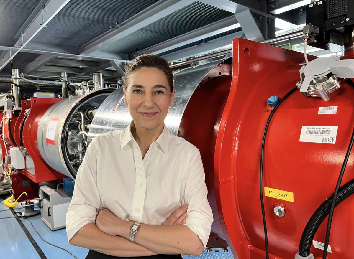 Eva Ortega-Paíno (@evaortegapaino) on Twitter photo Gracias a un gran currículum y al compromiso de país, España sitúa a la primera española al frente de la dirección de Operaciones del <a href="/CERN/">CERN</a> , el mayor centro de investigación en física del mundo.
Orgullosa de haber trabajado desde <a href="/CienciaGob/">Ministerio de Ciencia, Innovación y Universidades</a> junto a la <a href="/SpainUNGeneva/">Misión de España ante la ONU en Ginebra</a> para Gracias a un gran currículum y al compromiso de país, España sitúa a la primera española al frente de la dirección de Operaciones del <a href="/CERN/">CERN</a> , el mayor centro de investigación en física del mundo.
Orgullosa de haber trabajado desde <a href="/CienciaGob/">Ministerio de Ciencia, Innovación y Universidades</a> junto a la <a href="/SpainUNGeneva/">Misión de España ante la ONU en Ginebra</a> para