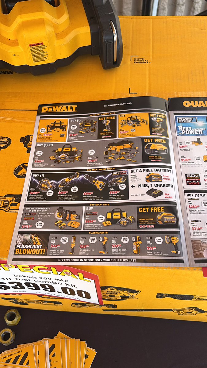 CStrauser20's tweet photo. @NASCAR_Showcars @DEWALTtough https://t.co/SgzRR2tSnG