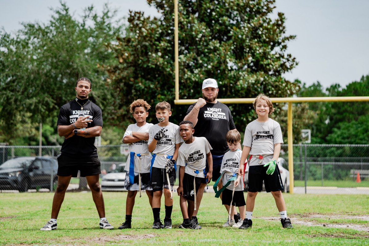 gfreezzo's tweet image. Grateful to help give back &amp;amp; make memories with the youth . 💯