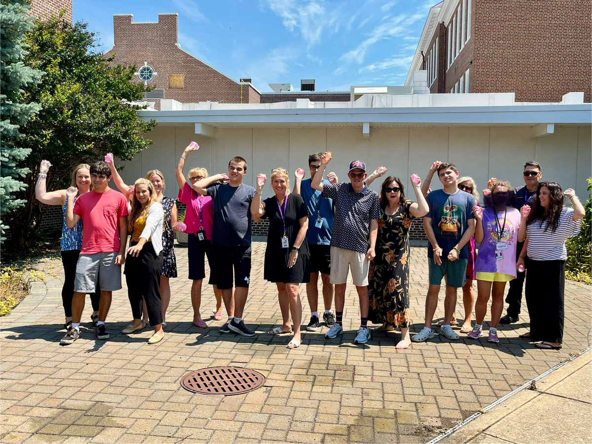 𝕃𝕒𝕦𝕣𝕖𝕟 𝕄𝕒𝕝𝕒𝕟𝕖𝕪 tweet media